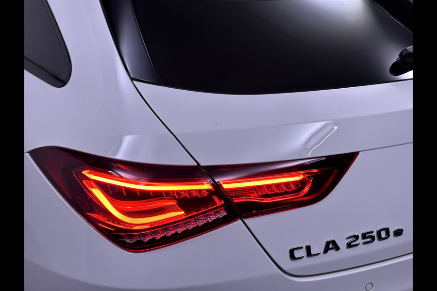 Mercedes-Benz CLA-Klasse Shooting Brake 250 e AMG Night Pakket Plug in Hybrid 218pk PHEV | Panodak | Widescreen Navi MBUX |  Alcantara Sportstoelen | Sfeerverlichting | Apple Carplay  | Camera |