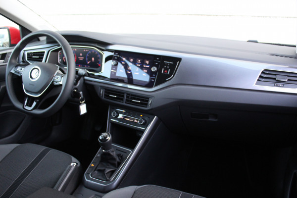 Volkswagen Polo 1.0 TSI 95 PK Highline R-line Led / ACC / Digi cockpit / App connect