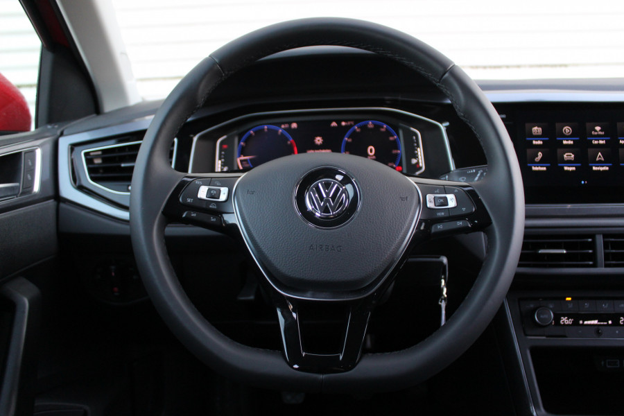 Volkswagen Polo 1.0 TSI 95 PK Highline R-line Led / ACC / Digi cockpit / App connect