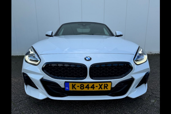 BMW Z4 Roadster sDrive20i High Executive M-sport M-sport , 19" 255 V 275 A , Harman-Kardon , Sportuitlaatsysteem , BMW LED light , Stuur&stoelverwarming , Sfeerverlichting , PTS voor en achter