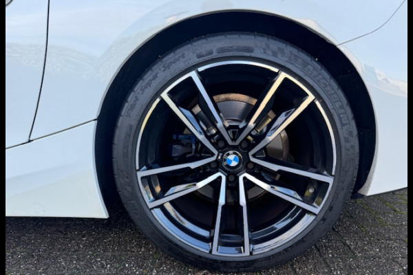 BMW Z4 Roadster sDrive20i High Executive M-sport M-sport , 19" 255 V 275 A , Harman-Kardon , Sportuitlaatsysteem , BMW LED light , Stuur&stoelverwarming , Sfeerverlichting , PTS voor en achter