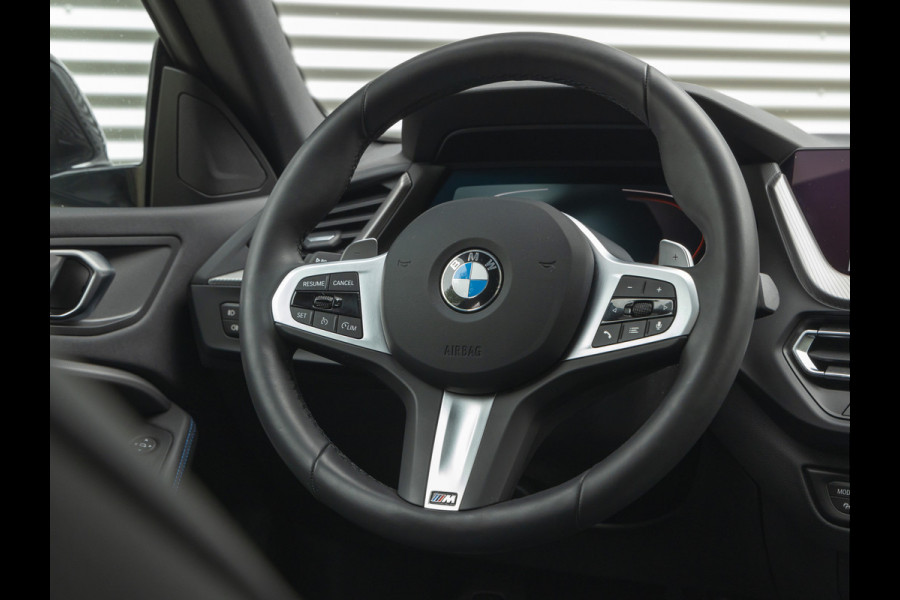 BMW 2 Serie Gran Coupé 220i - M-Sport - Pano - Live Cockpit Prof - Hifi - Camera