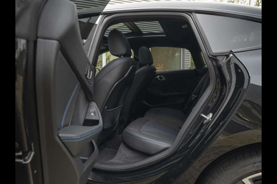 BMW 2 Serie Gran Coupé 220i - M-Sport - Pano - Live Cockpit Prof - Hifi - Camera