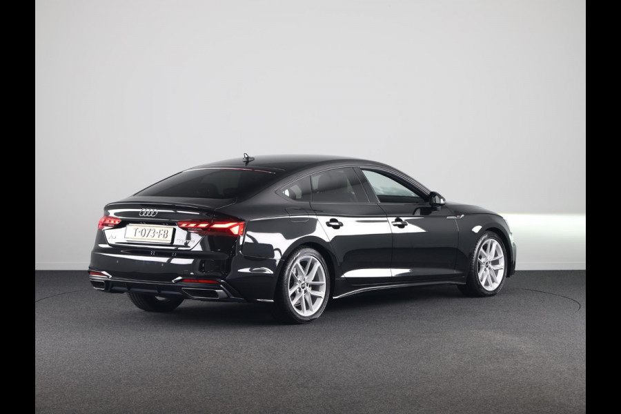 Audi A5 Sportback 35 TFSI S-line 150 pk S-tronic | Private lease vanaf € 799,- pm | Verlengde garantie | Navigatie | Parkeersensoren achter | Cruise control | Stoelverwarming | 18" lichtmetalen velgen |