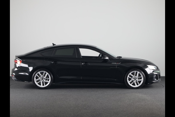 Audi A5 Sportback 35 TFSI S-line 150 pk S-tronic | Private lease vanaf € 799,- pm | Verlengde garantie | Navigatie | Parkeersensoren achter | Cruise control | Stoelverwarming | 18" lichtmetalen velgen |