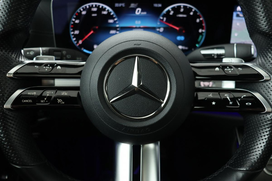 Mercedes-Benz E-Klasse 300de AMG | Panoramadak | Adaptive cruise | Trekhaak | Stoelverwarming | Camera | Carplay | Sfeerverlichting | Matrix LED | Keyless | Navigatie | Widescreen