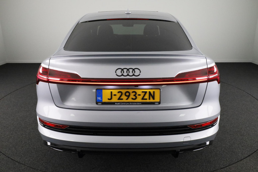 Audi e-tron Sportback 55 quattro S edition 95 kWh 408pk | Panoramadak | Navigatie | Stoelverwarming | Parkeercamera