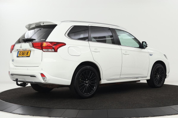 Mitsubishi Outlander 2.4 PHEV Intense+ | Schuifdak | Alcantara | Full LED | Stoel & Stuurverwarming | 360 Camera | Carplay | Keyless