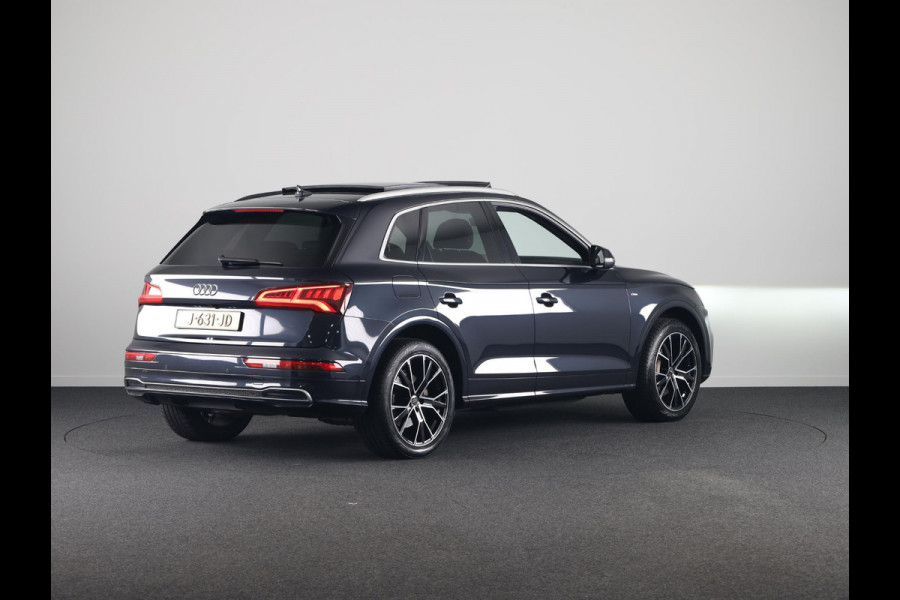 Audi Q5 50 TFSI e quattro S edition 299pk Plug in Hybrid | Panoramadak | Luchtvering | Parkeercamara | Full map Navigatie | Stoelverwarming |