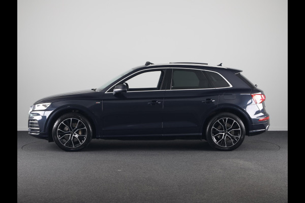 Audi Q5 50 TFSI e quattro S edition 299pk Plug in Hybrid | Panoramadak | Luchtvering | Parkeercamara | Full map Navigatie | Stoelverwarming |