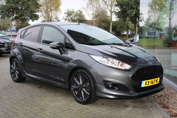 Ford Fiesta 1.0 EcoBoost ST Line | Trekhaak | 17 Inch Lichtmetalen Velgen | Climate Control | Cruise Control | Voorruitverwarming | Privacy Glass | Navigatie | Bluetooth