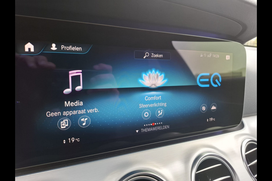 Mercedes-Benz E-Klasse Estate 300 e Plug in Hybrid PHEV | Lederen Sportstoelen Verwarmd | Burmester | Adaptive Cruise | Widescreen Navi | Head Up | Sfeerverlichting | Navigatie | Apple Carplay | Camera |