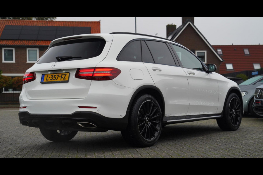 Mercedes-Benz GLC 300 4MATIC | Panorama | Burmester | Trekhaak | Luxe Leder | Sfeerverlichting | Camera | 245PK | 20 inch |