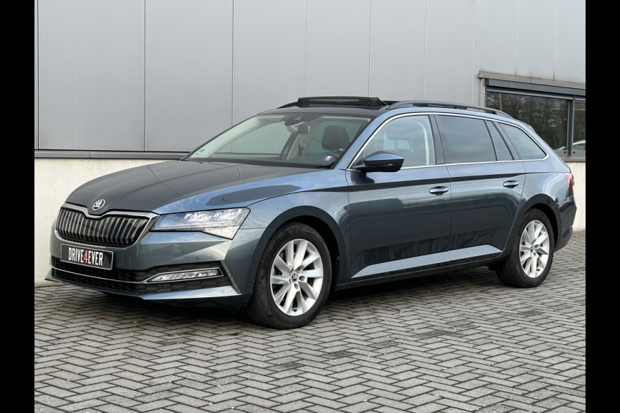 Škoda Superb Combi 1.4 TSI iV Sp. Bns PANO NAVI CR CONTROL TREKHAAK ECC PDC