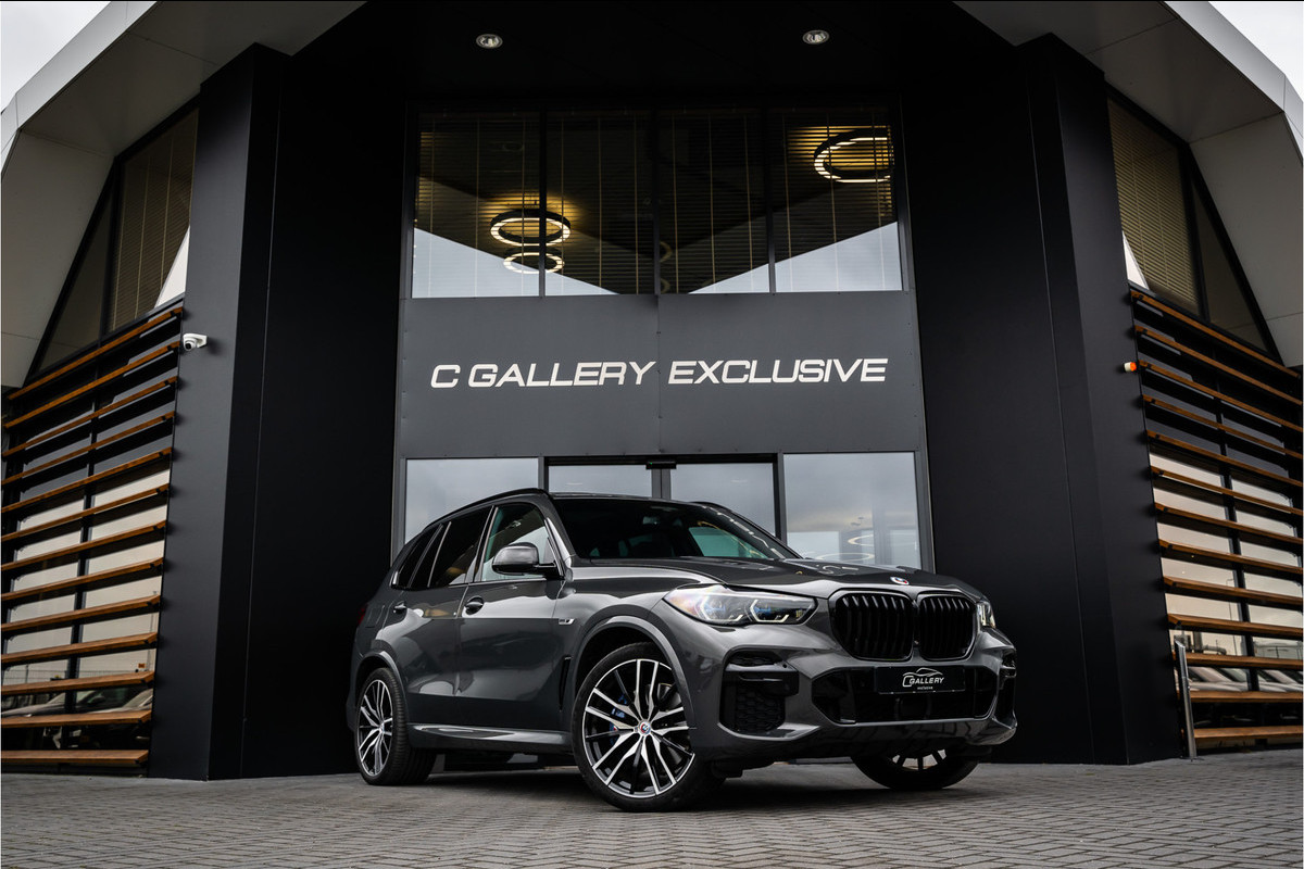 BMW X5 xDrive45e High Executive - M Sport | Panorama | Luchtvering | H&K | Soft Close | HUD