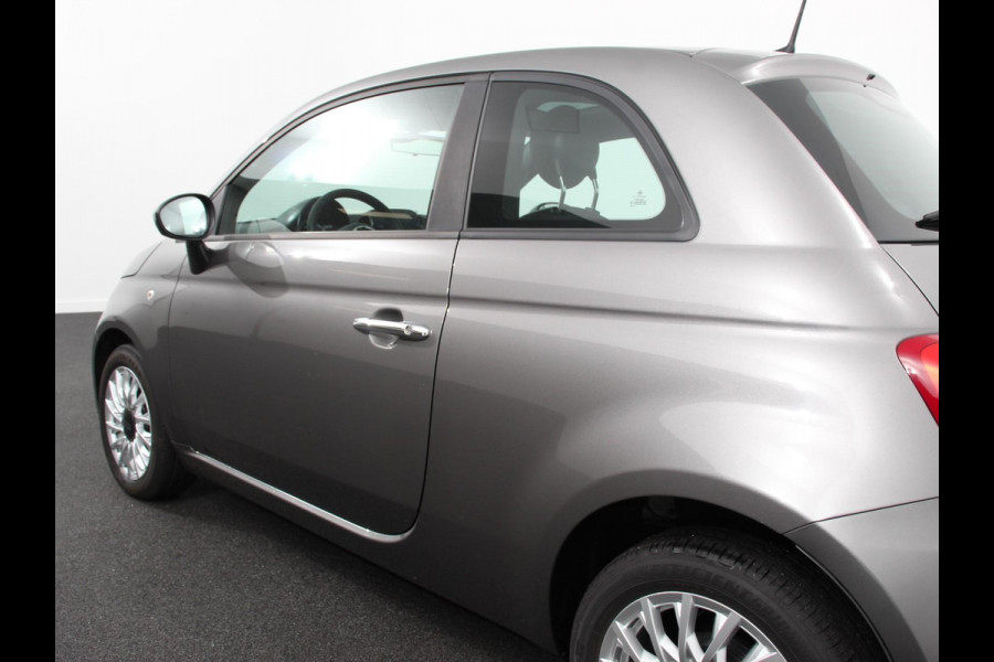 Fiat 500 1.0 Hybrid Lounge Plus | Cruise control | Panorama dak | Parkeersensor achter | Climate control | Apple carplay / Andriod auto