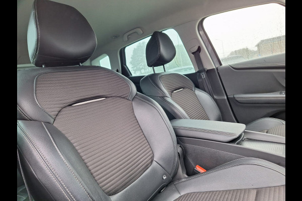 Renault Scénic 1.3 TCe Bose 140 pk Automaat | BOSE Soundsystem | Trekhaak | Dode Hoek Detectie | Sportstoelen Massage  | Navi | Camera | 20"L.M |