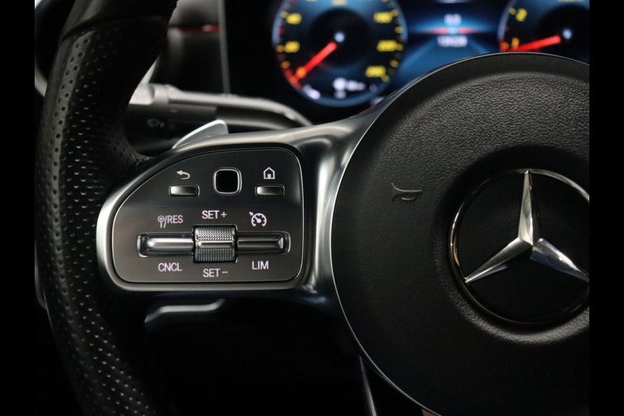 Mercedes-Benz A-Klasse 200 Business Solution [APPLE CARPLAY, CAMERA, DIGITAL DASH, SPORTSTOELEN, NAVIGATIE, STOELVERWARMING, FLIPPERS, HALF LEDER, CRUISE, NIEUWSTAA]