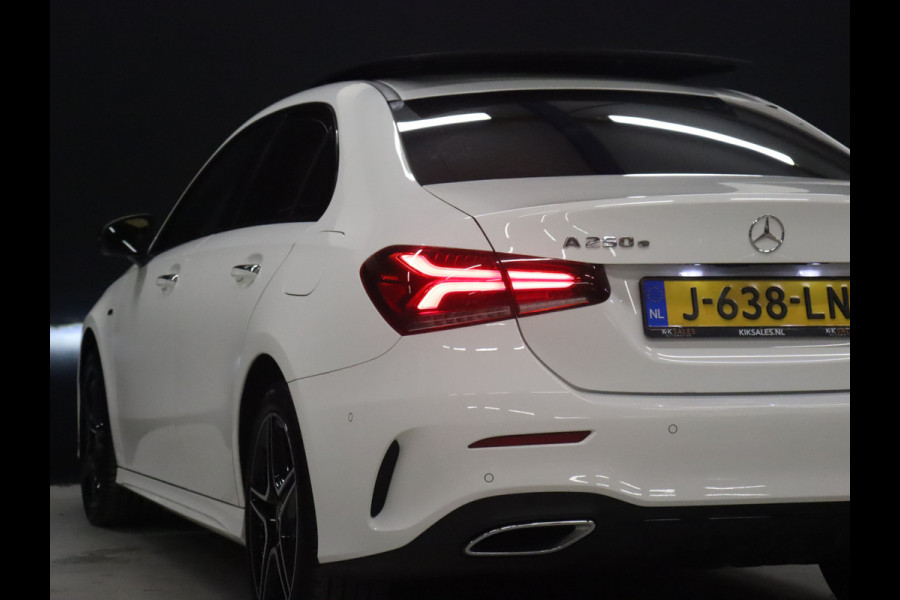 Mercedes-Benz A-Klasse 250 e Business Solution AMG Limited [SCHUIFKANTELDAK, SFEERVERLICHTING, ACHTERUITRIJCAMERA, ELEC.. STOELEN, STOELVERWARMING, LED, CRUISE, FLIPPERS,  NIEUWSTAAT]