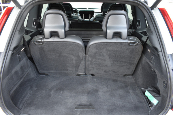 Volvo XC90 2.0 T8 Twin Engine AWD R-Design | Stoelen met geheugen | Trekhaak inklapbaar | Pano dak |