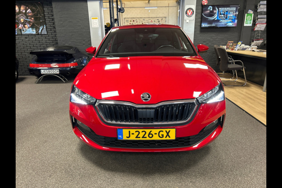 Škoda SCALA 1.0 TSI Sport Business/navi/carplay/stoelverw/boeken/trekhaak