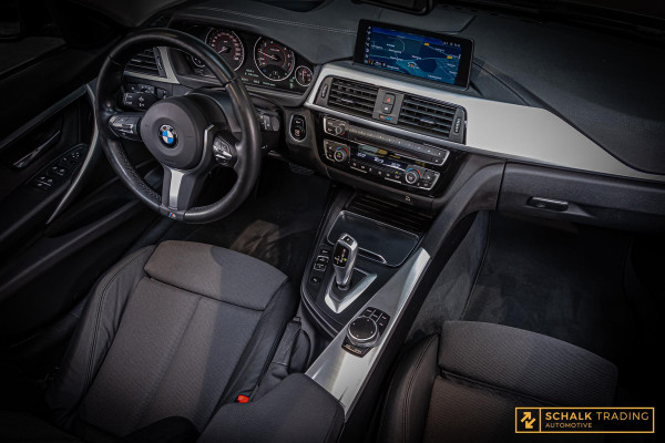 BMW 3 Serie Touring 318i High Executive|Pano|Cam|e-trekhaak