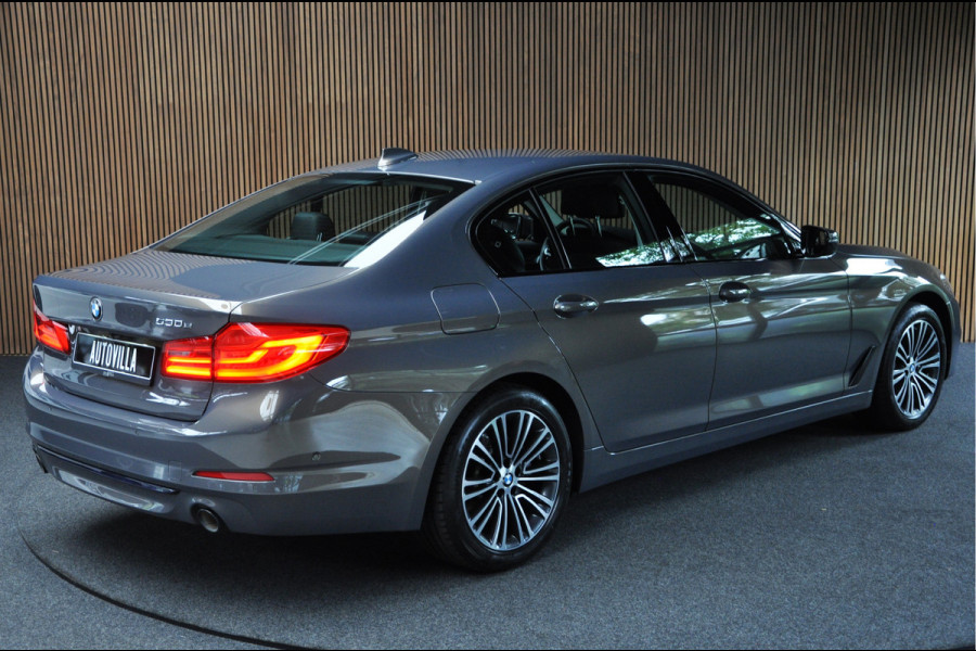 BMW 5 Serie 530e Leer Massage 360 Camera Stoelventilatie PDC Climate Memorypakket BMW Individual lak LM velgen 18"