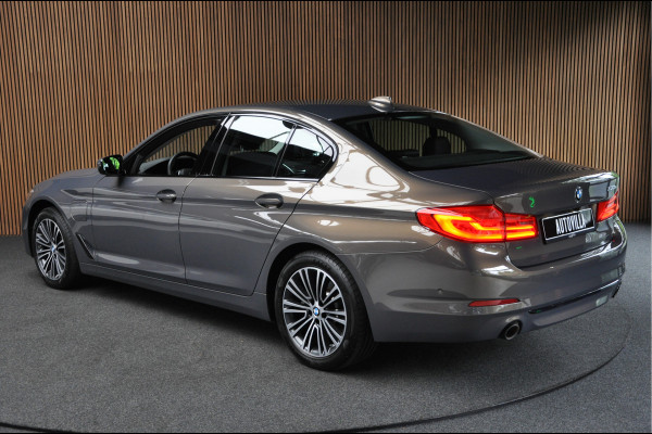 BMW 5 Serie 530e Leer Massage 360 Camera Stoelventilatie PDC Climate Memorypakket BMW Individual lak LM velgen 18"