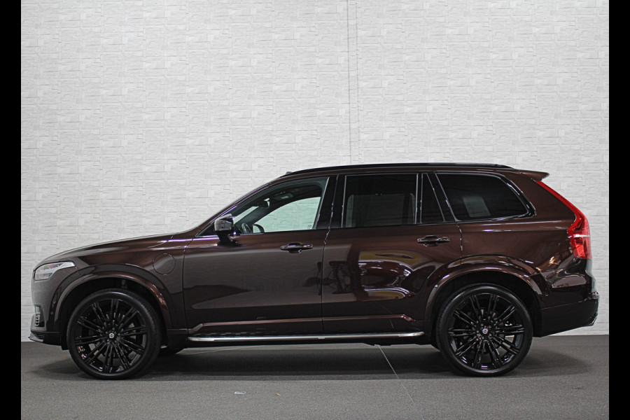 Volvo XC90 2.0 T8 AWD R-Design | 360 View | ACC | Massage | Panorama | Stoelventilatie | Harman-Kardon | Head-Up | Keyless-Entry | Alcantara-Hemel | Pilot-Assist | Stuurverwarming | 4-Zone Clima | Stoelverwarming V+A | Leder Zwart | Autom. Parkeren | Standkachel | Zonwering | Draadloos Laden | Carplay | Treeplanken |