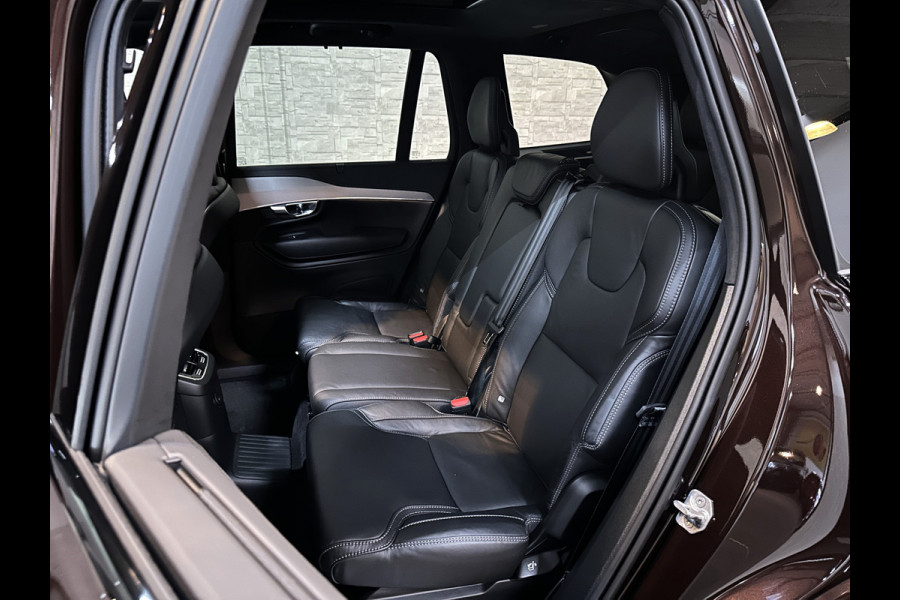 Volvo XC90 2.0 T8 AWD R-Design | 360 View | ACC | Massage | Panorama | Stoelventilatie | Harman-Kardon | Head-Up | Keyless-Entry | Alcantara-Hemel | Pilot-Assist | Stuurverwarming | 4-Zone Clima | Stoelverwarming V+A | Leder Zwart | Autom. Parkeren | Standkachel | Zonwering | Draadloos Laden | Carplay | Treeplanken |