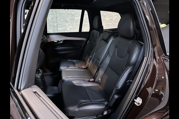 Volvo XC90 2.0 T8 AWD R-Design | 360 View | ACC | Massage | Panorama | Stoelventilatie | Harman-Kardon | Head-Up | Keyless-Entry | Alcantara-Hemel | Pilot-Assist | Stuurverwarming | 4-Zone Clima | Stoelverwarming V+A | Leder Zwart | Autom. Parkeren | Standkachel | Zonwering | Draadloos Laden | Carplay | Treeplanken |