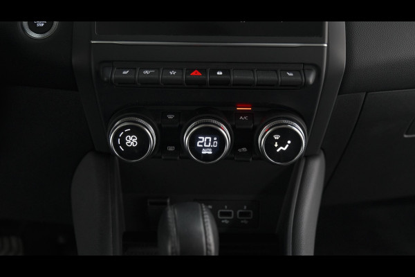 Renault Captur TCe 140 EDC Intens | Trekhaak | Camera | Adaptieve Cruise Control | Dodehoekdetectie