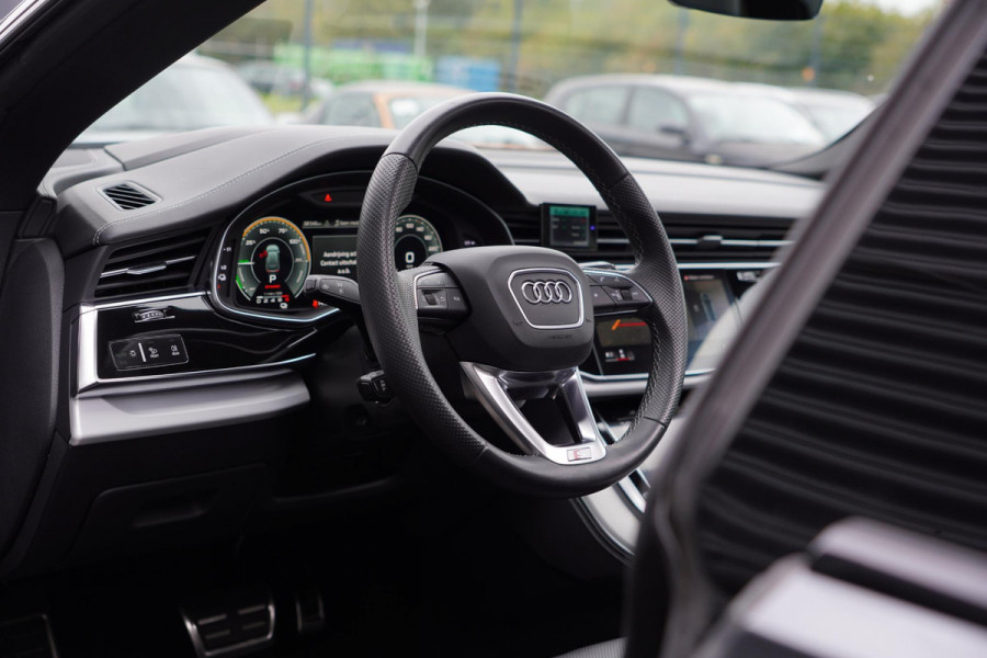 Audi Q8 60 TFSI e quattro Competition / Pano / Massage / HUD / Stoelkoeling / Trekhaak