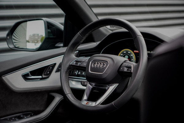 Audi Q8 60 TFSI e quattro Competition / Pano / Massage / HUD / Stoelkoeling / Trekhaak