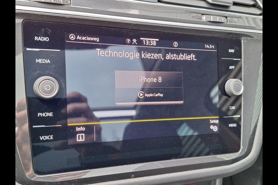 Volkswagen Tiguan 1.4 TSI eHybrid Elegance Plug In Hybrid 245pk PHEV | Panodak |  Trekhaak af Fabriek | Adaptive Cruise | Stuur/Stoel Verwarming | IQ Light | 18"L.M |  Carplay | 360 Camera |