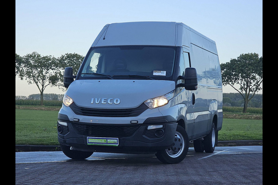 Iveco Daily 35C15V 3.0 DUBBELLUCHT 150 PK 3.0 LTR 3500 KG TREKHAAK!