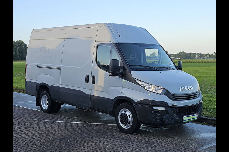 Iveco Daily 35C15V 3.0 DUBBELLUCHT 150 PK 3.0 LTR 3500 KG TREKHAAK!