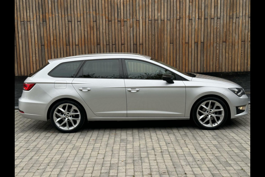 Seat León ST 1.4 EcoTSI FR H6 | Navigatie | CarPlay | Camera | DAB | Getint glas | LED | Parkeersensoren voor en achter | Seat Sound audio |