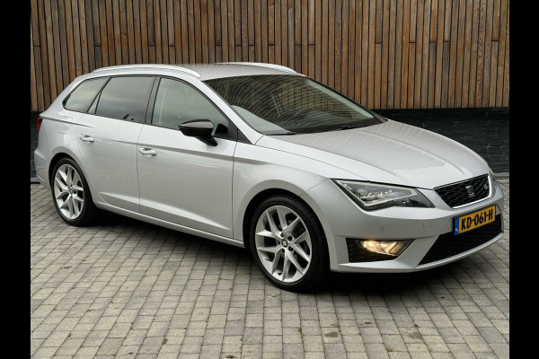 Seat León ST 1.4 EcoTSI FR H6 | Navigatie | CarPlay | Camera | DAB | Getint glas | LED | Parkeersensoren voor en achter | Seat Sound audio |