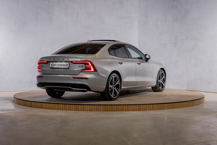 Volvo S60 2.0 B5 AWD Ultimate Dark | R-Design | Google | Apple carplay | Panorama | Memory stoelen |