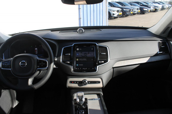 Volvo XC90 455pk T8 Recharge AWD Ultimate Dark Panoramisch schuif-kanteldak , Google Infotainment , Semi elektrisch wegklapbare trekhaak , Luchtvering , Adaptieve cruise control , Bowers&Wilkins Audio installatie