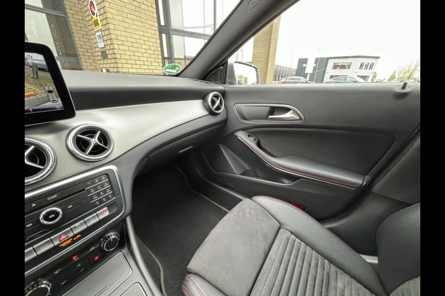 Mercedes-Benz CLA-Klasse Shooting Brake 200D AMG STYLING-CAMERA-TREKHAAK-NAVI-COMPLEET