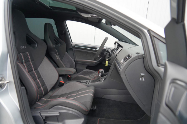 Volkswagen Golf 2.0 TSI GTI Clubsport / Schaalstoelen / 69dkm NAP / NL-Auto / Dynaudio / Camera / ACC