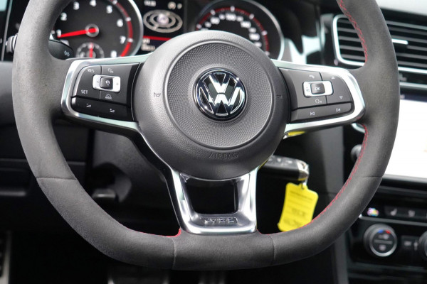 Volkswagen Golf 2.0 TSI GTI Clubsport / Schaalstoelen / 69dkm NAP / NL-Auto / Dynaudio / Camera / ACC