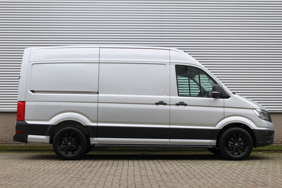 Volkswagen Crafter 35 2.0 TDI L3H3 177PK DSG | Nieuw | Led | Navigatie | Ergo stoel | Camera | 18 inch | Treeplanken | Betimmering