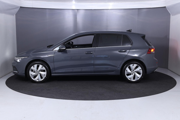 Volkswagen Golf 1.5 TSI Style 130 pk | Navigatie | Parkeersensoren | Adaptieve cruise control | Autom. airco (3 zones) | Stoelverwarming | Full-LED koplampen |