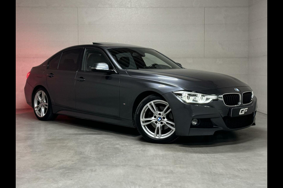 BMW 3-serie 330e M-Sport Pano Leer Navi Cruise PDC NAP