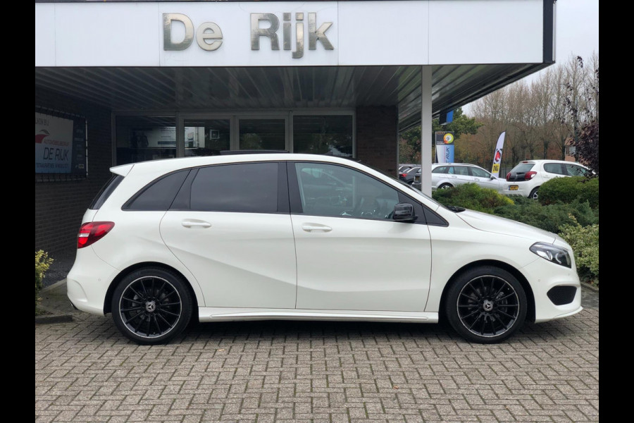 Mercedes-Benz B-Klasse 180 AMG Styling/Night Pakket | Schuifdak, Alcantara, 18'' LMV, Navi, Camera, Cruise, Sfeerverlichting | NAP