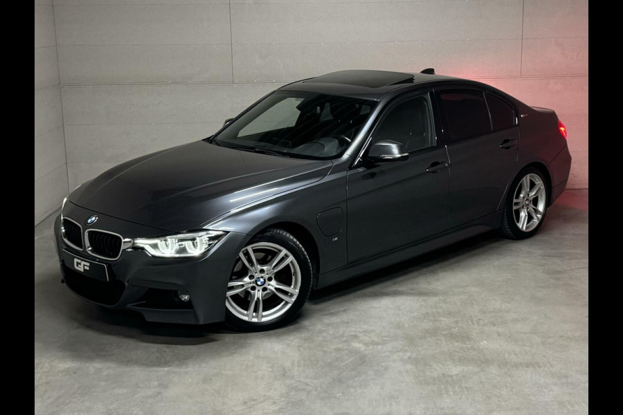 BMW 3-serie 330e M-Sport Pano Leer Navi Cruise PDC NAP