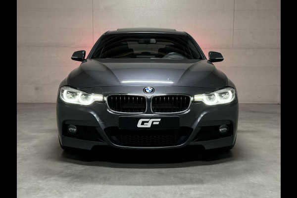 BMW 3-serie 330e M-Sport Pano Leer Navi Cruise PDC NAP